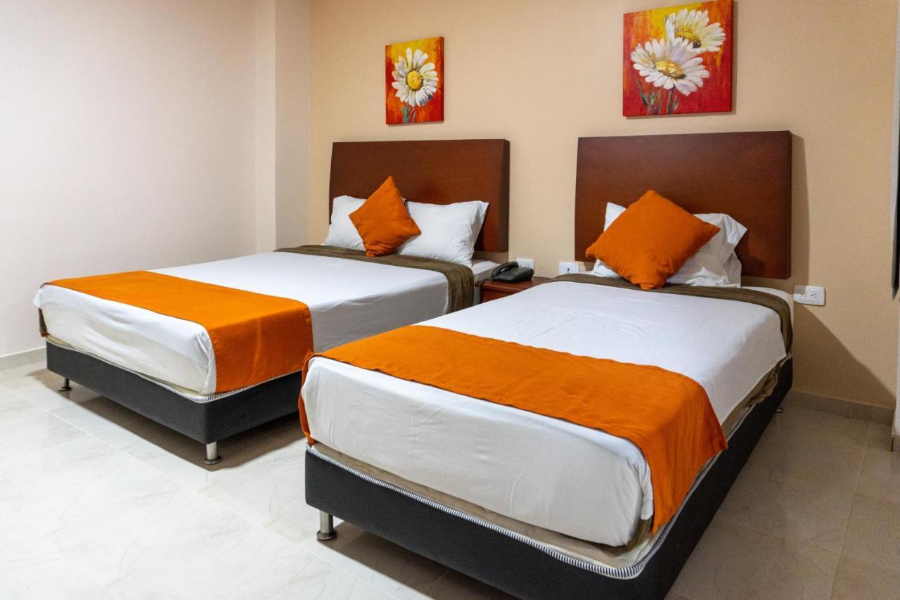 Hotel Luxor Кукута Екстер'єр фото