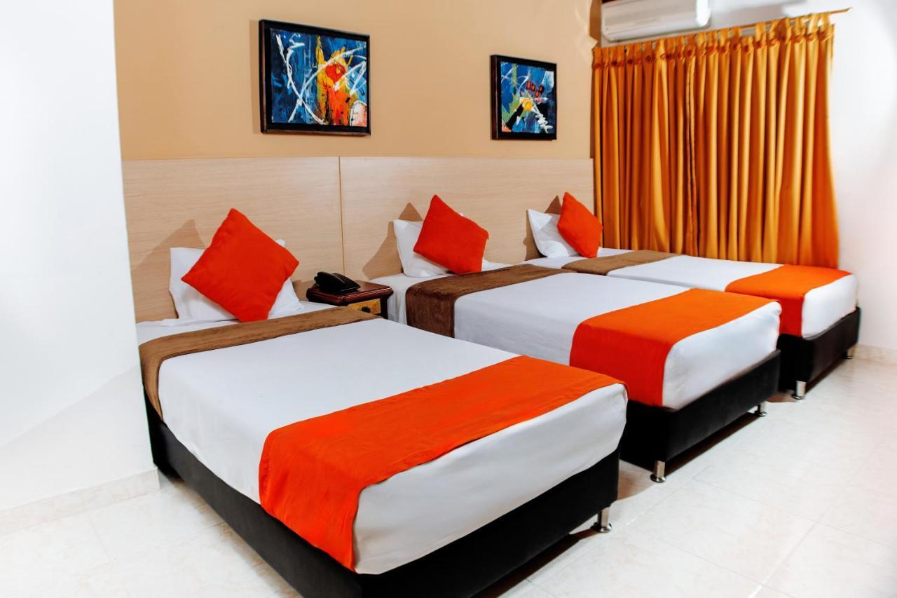 Hotel Luxor Кукута Екстер'єр фото