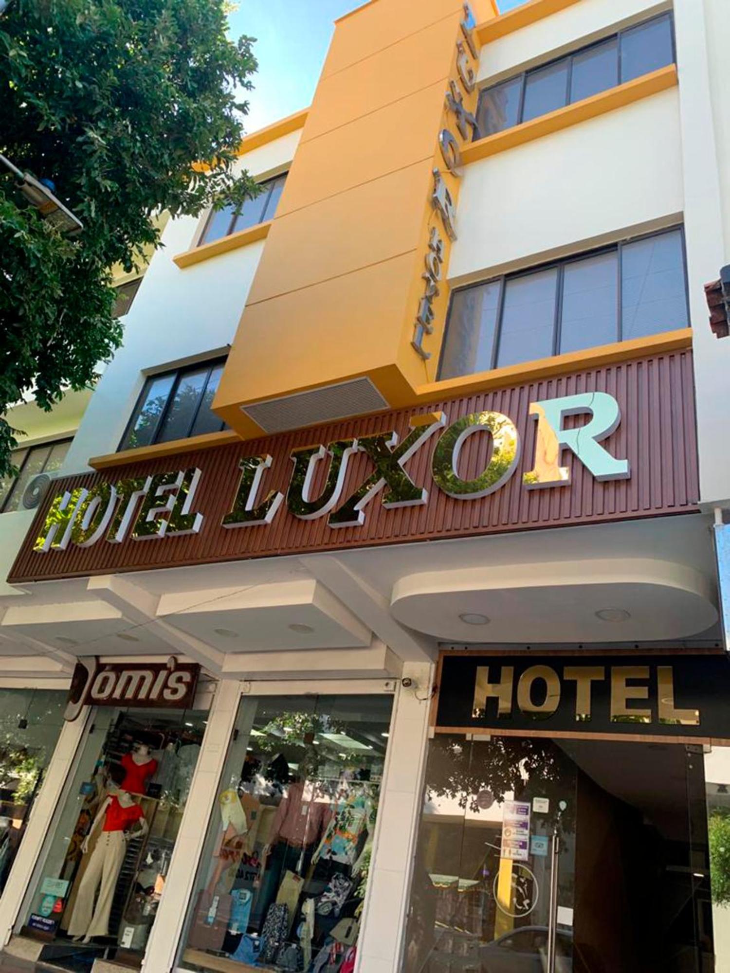 Hotel Luxor Кукута Екстер'єр фото